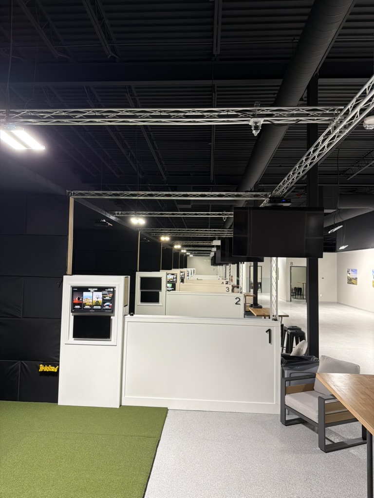 Multi-bay aisle view